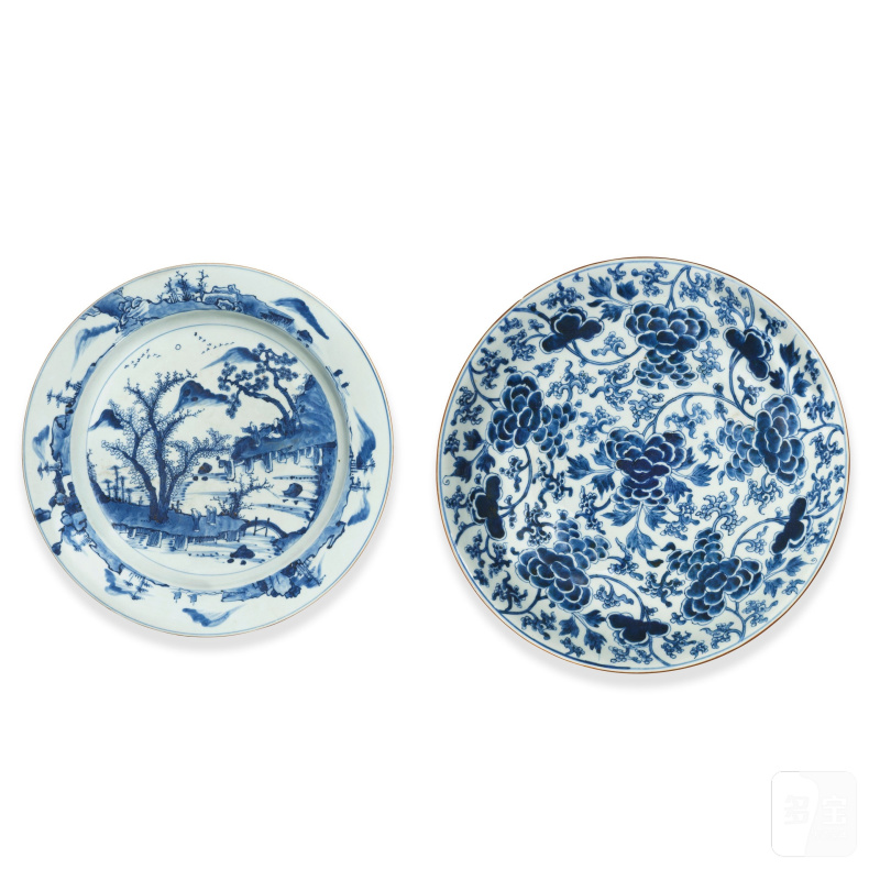 清康熙 青花人物風景圖盤及青花花卉紋盤 | A LARGE BLUE AND WHITE 'LANDSCAPE' DISH AND A BLUE AND WHITE 'PEONIES' DISH - 图3